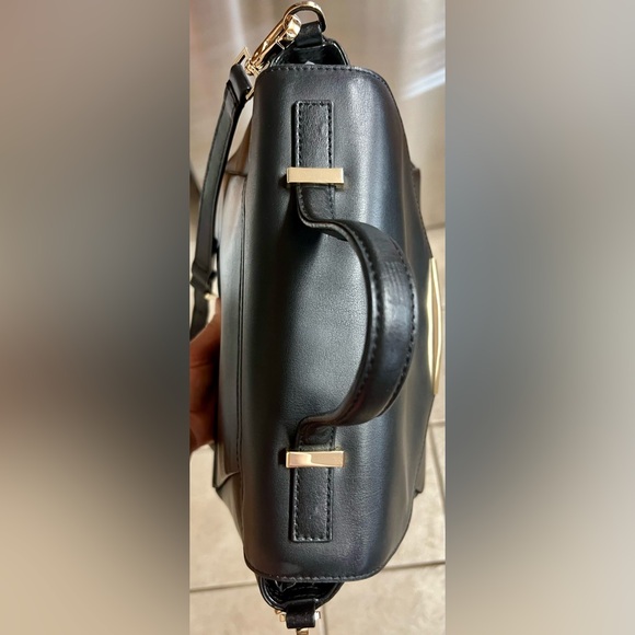 Kate Spade All Leather Elegant Black Shoulder Bag with Gold Details - Picture 10 of 16